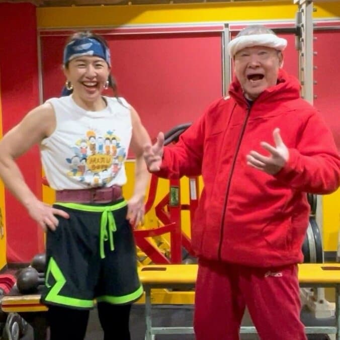 【写真・画像】浜口京子「筋力トレーニング後の腕の筋肉です」 父・アニマル浜口との2ショットも公開　2枚目