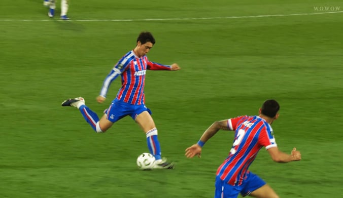 【写真・画像】「なんて精度だ！」鎌田大地が“神アシスト”「クリスタルキング降臨」「完璧すぎた」ピンポイントクロスにSNS熱狂　1枚目