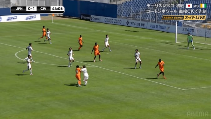 「ファウルちゃうだろー！」U-19日本代表が“不可解判定”の被害…解説やファンが驚愕「ナイスディフェンスです」「審判さんちゃんと見て」 5枚目