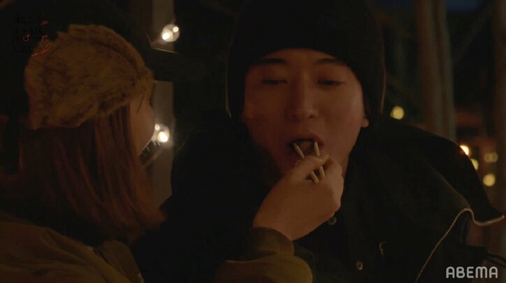 トリンドル玲奈に「あーん」夜のキャンプで浅香航大が積極的に！『私たち結婚しました』第5話