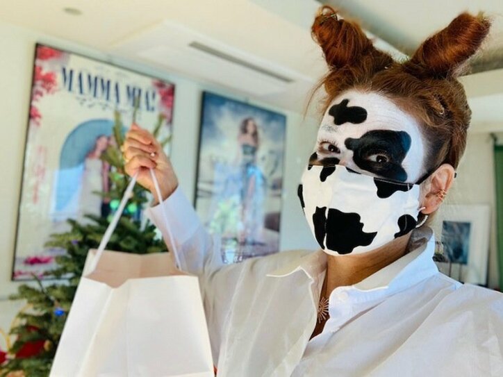 LiLiCo、タクシー運転手にチラ見された“牛メイク”を公開「牛を乗せたのは初めてかな!?」