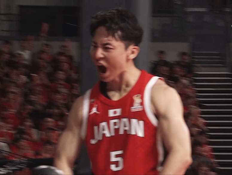「めちゃくちゃ速い」河村勇輝が吠えた！“電光石火ドライブ”の3点プレーに「無双やん」「押し負けない」【バスケ日韓戦】