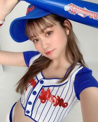 「へそ出しかわぇー」「もう好きすぎる」生見愛瑠、“変身オフショット”を公開しファン歓喜