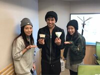 小島よしお『おしゃべりモーニング プリクラ』