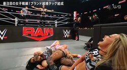 186センチの“デカ美女”レスラー、パートナーを場外へ“ぶん投げ” 敵チーム粉砕も「こんなのあり？」実況驚き