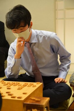 藤井聡太二冠、銀河戦で最年少優勝 従来記録を約3歳更新 年納めの快記録