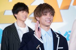 永瀬廉、秋葉原にママチャリで登場 『弱虫ペダル』キックオフイベント