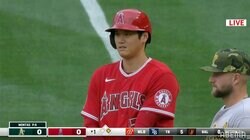 大谷翔平、3試合ぶりのヒットに球場歓声 ファン「これでいい」「ありがとうシフト」