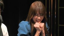 最強ポーカー美女が祈った！ “獲得賞金1億超え”女王が人気芸人に煽られまくり→思わず飛び出た“本気の表情”