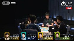 あら、見えちゃった！戦い前にポロリと1枚こぼれたシーンで試合がストップの珍事「これは事件の香りが」／麻雀・Mリーグ