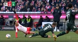 スタジアム騒然…「見たことねえ！」「そこまで巻き戻す？」 VARが生んだ悲劇！めずらしい形でゴールが取り消された超激レアシーンの瞬間