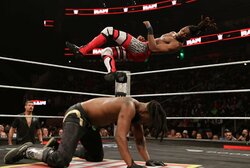 「トリプルアクセルかよ」男子プロレス、“横回転”の旋風脚 まるで“格ゲーキャラ”な動きに驚愕