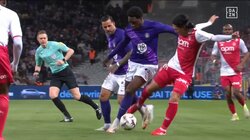 一体何した？南野拓実、2人相手にゴリゴリ超強気ドリブル→巧妙過ぎる縦パスでチャンスを演出「いい崩し」「モナコの王だからな」