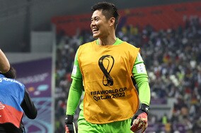 【W杯】「怖い」「ぞっとした」　日本代表GK川島永嗣の脇から“謎の手”…ドイツ戦の歓喜のダッシュ時に奇妙な現象