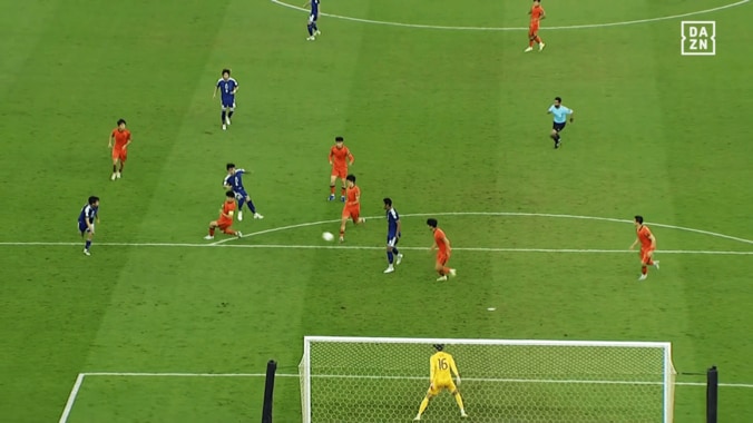 「遠藤航Ver.2.0」日本代表MF、中国粉砕の“縦回転”スーパーゴール！「自分で決めるのか」小倉幸成がボール奪取から衝撃弾【U23アジアカップ】 4枚目