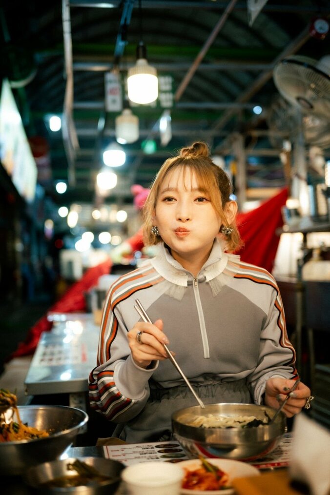 「南條愛乃フォトブック スキップトリップ in Korea」(東京ニュース通信社発行)