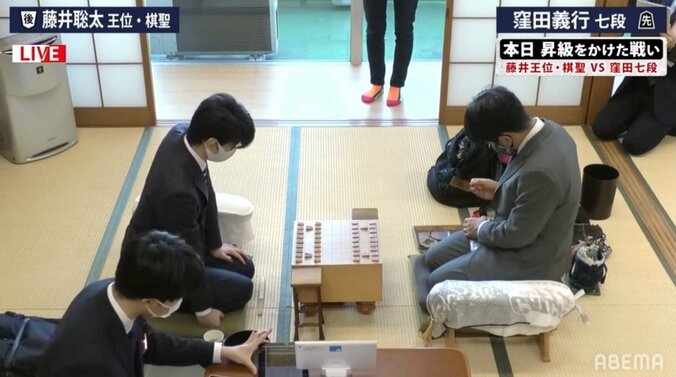 盤外戦なら藤井聡太王位・棋聖に圧勝！？窪田義行七段の超個性派な“巣作り”にファンが大盛り上がり「これが見たかった！」「藤井くんより映ってる」 7枚目