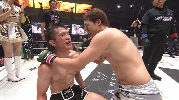 朝倉未来、青木真也に1ラウンドTKO勝利！ 「これが日本の格闘技の歴史の1ページ」“有言実行”の劇的パウンド決着に会場騒然 日本MMA界の“生ける伝説”超え果たす 5枚目