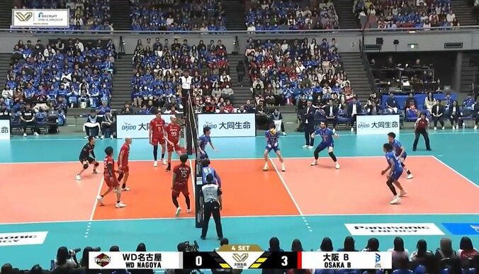 味方も笑ってる… 西田有志がエース対決で“珍リアクション” 宮浦健人の強烈スパイク直撃で突然、無邪気になる 4枚目