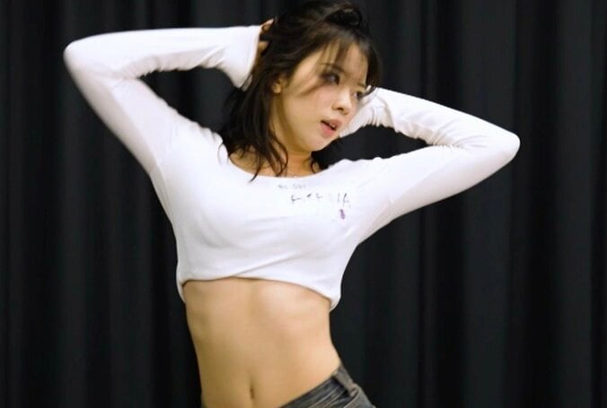 【写真・画像】「すごいセクシー」「可愛い！」大物審査員が動き出した！18歳美女に釘付け　1枚目