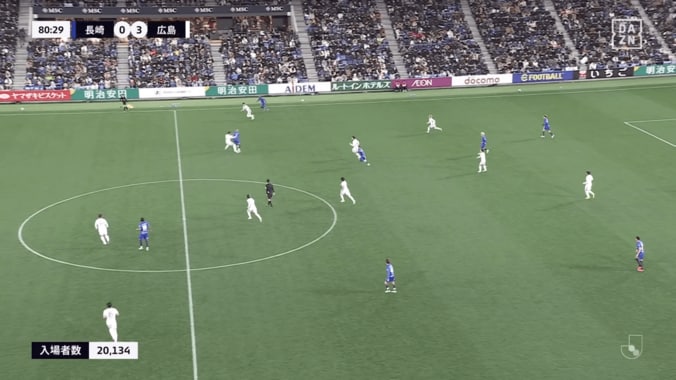 ウサイン・ボルトかよ！長崎新FWが「スピード違反だ」「加速えぐ」“爆速”裏抜けアシストに解説者＆ファンが衝撃「完璧な自己紹介」 4枚目