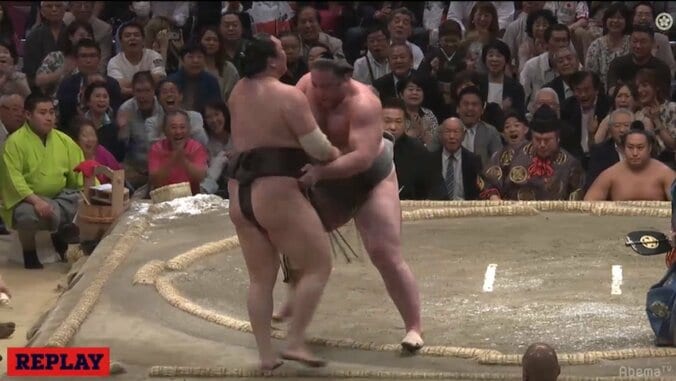 栃ノ心が26度目の挑戦で白鵬を初撃破！　2度目の優勝＆大関取りへ磐石の12連勝 1枚目