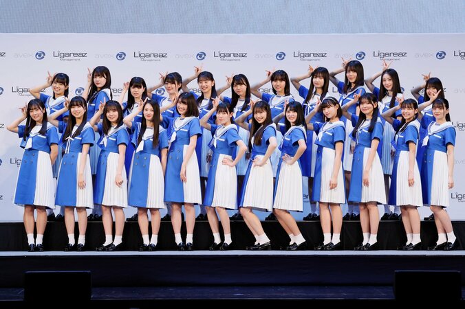 乃木坂46公式ライバル「僕が見たかった青空」がお披露目 メンバー・吉本此那はグループ名に驚き「てっきり数字がついていると思っていた」「『僕青』と呼んでもらえたら嬉しいです！」 6枚目