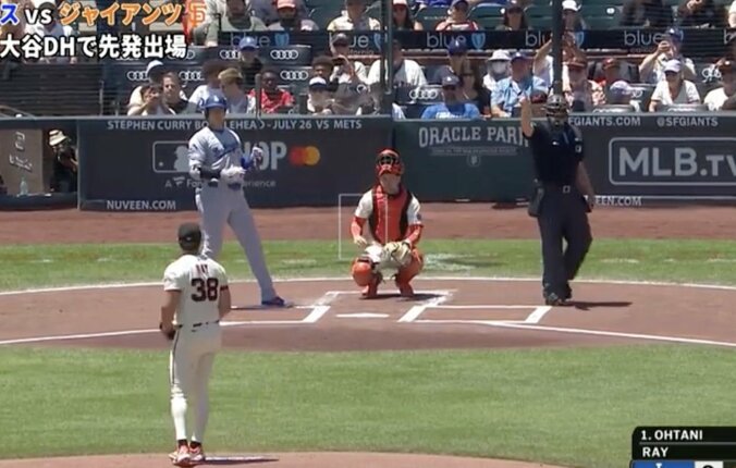 【写真・画像】どうした？ 大谷翔平の足に“イライラ”… まさかの展開「リードでかすぎ」 相手投手に“異変”→制球がおかしくなる　1枚目