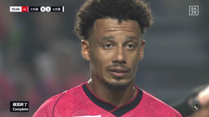 「オフサイドないよ」「肩が出てたな」勝負を分けた微妙ジャッジに物議！大阪ダービー幻の同点ゴールに元日本代表も「本当に何ミリの世界」 3枚目