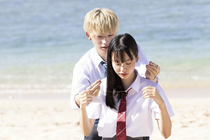 こうきがまほにバックハグ 『恋ステ』カップル成立後のデレ姿にゆいP「すごい積極的。本当に好きなんだろうな」