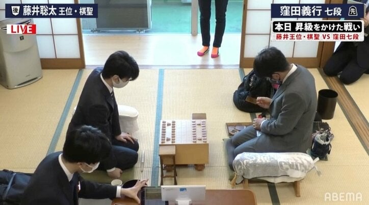 盤外戦なら藤井聡太王位・棋聖に圧勝!?窪田義行七段の超個性派な“巣作り”にファンが大盛り上がり「これが見たかった!」「藤井くんより映ってる」