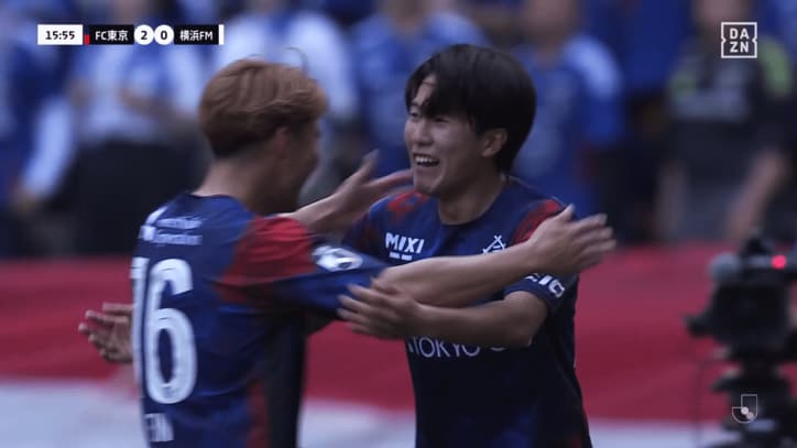 歓喜する佐藤龍之介