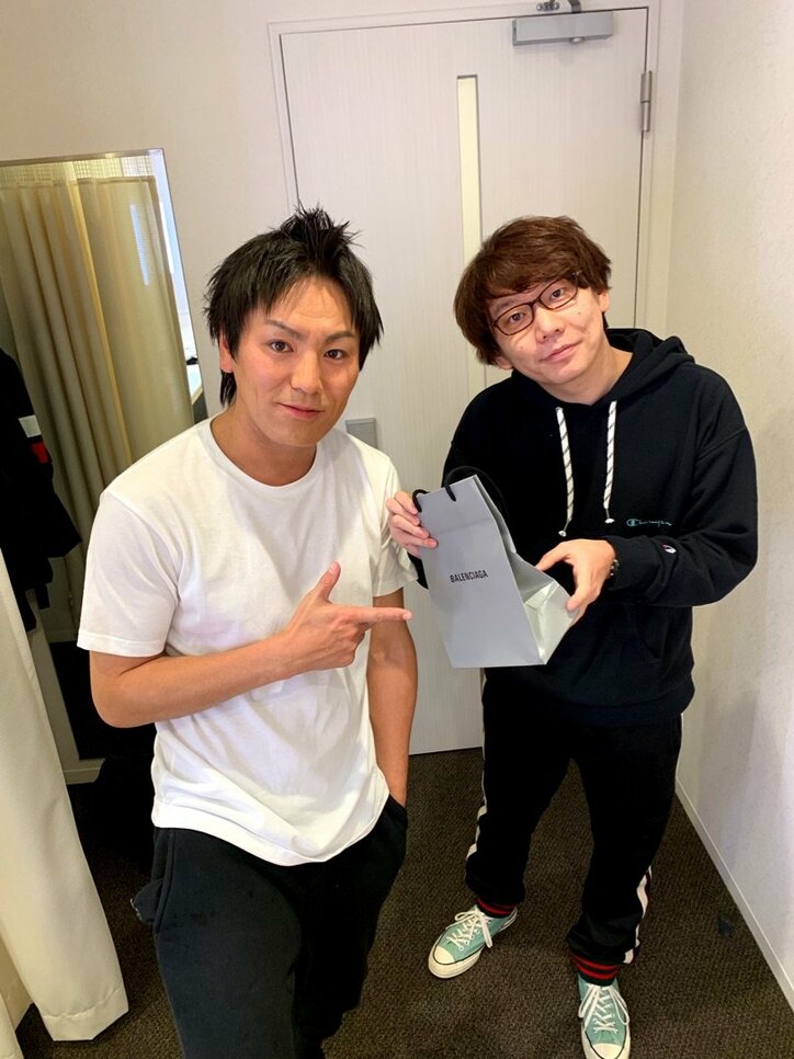 狩野英孝 三四郎 小宮から誕生日プレゼントをもらうも 大丈夫 みんな 笑わない 話題 Abema Times