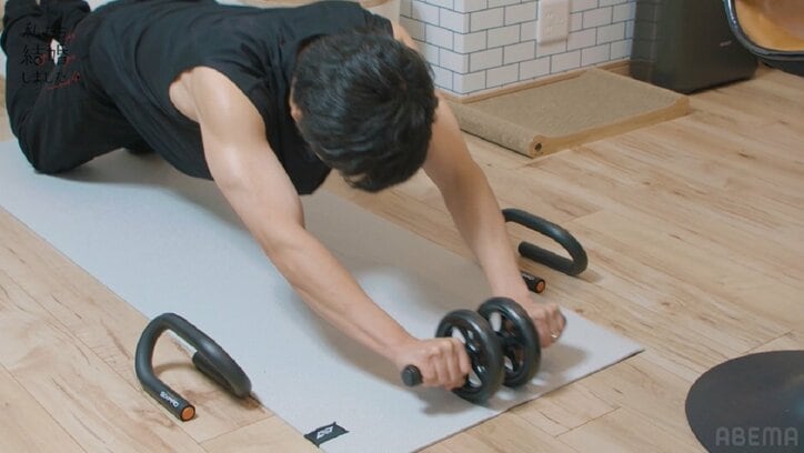 貴島明日香、ムキムキな15歳年上夫と部屋着姿で筋トレ！新婚夫婦のリアルな朝の風景『私たち結婚しました4』第6話