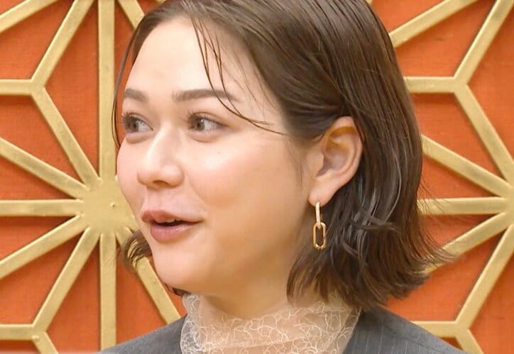 【写真・画像】村重杏奈、胸元あらわなセクシーショット披露「まぶしい！」「神々しい！」　1枚目