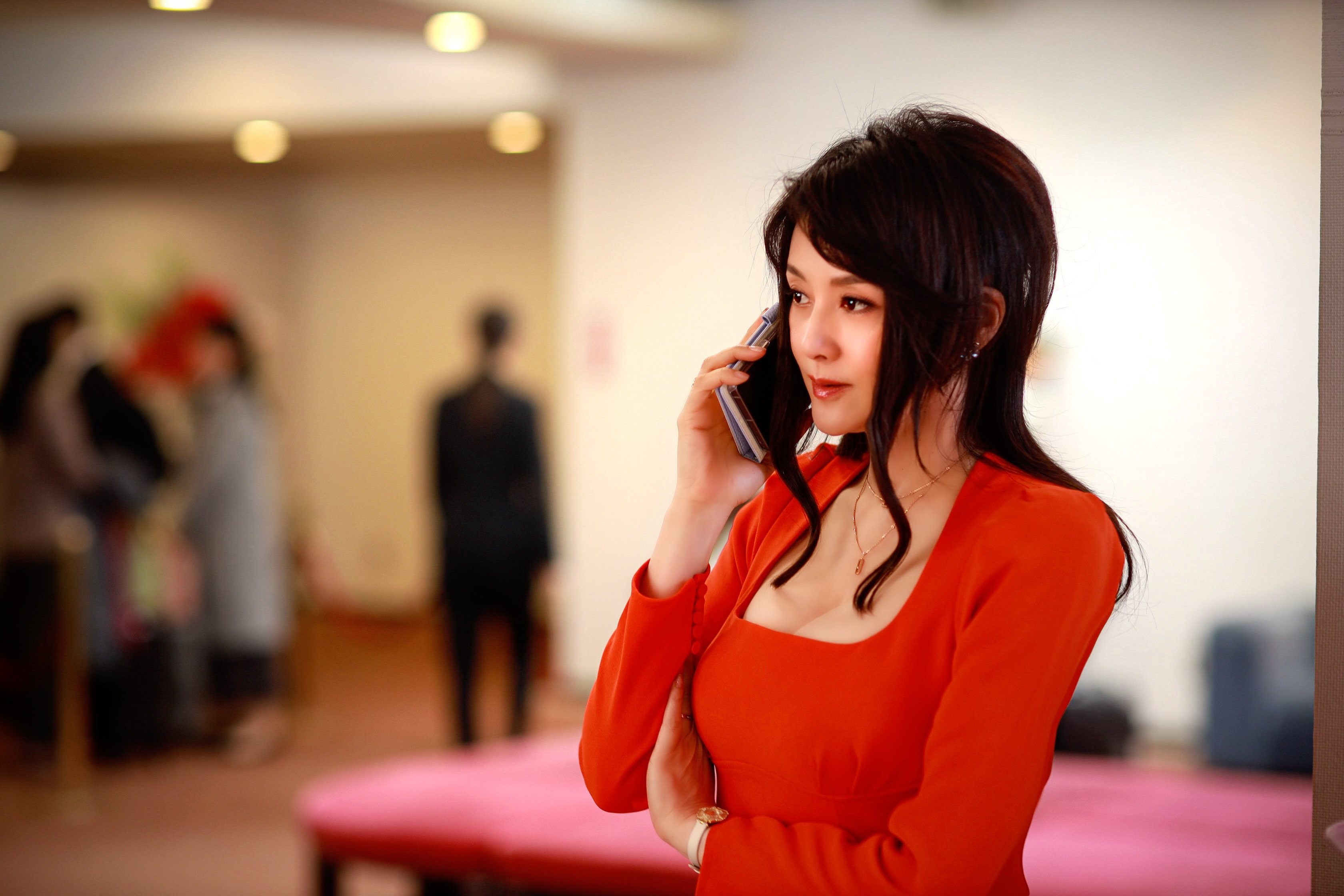 セクシーすぎる隣人”藤原紀香の正体は官能小説家！ハニトラ工作員では 