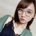 おのののか、肩出しがセクシーなメガネ女子姿にファン悶絶「メガネで色気倍増」「最強やん」