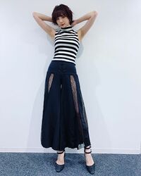 モデル兼Mリーガー岡田紗佳の”セクシー”な全身ショットにファン悶絶「透け過ぎじゃないのー？」「すごくいい...！」