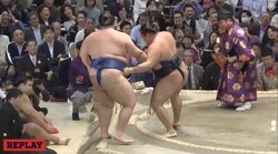 大相撲・大阪場所十一日目、鶴竜が全勝キープ　1敗魁聖、2敗高安で優勝争い