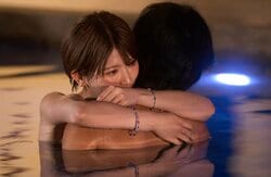 「全部密着してる」水着美女とプールで20分以上いちゃいちゃ 驚異の寸止めテクに衝撃