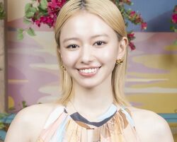 山本舞香「クレオパトラみたい」「絶世の美女」スタイル抜群の美しすぎるバレエ講師に釘付け