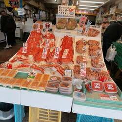 「なんでも言ってみるもんだよね」元ギャルママモデル、北海道旅行で訪れた市場で1600円値引きしてもらった品 