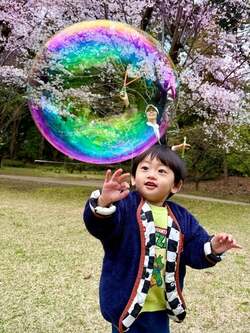  おばたのお兄さん、妻・山崎夕貴アナと息子が遊んでいる姿を公開「我ながらかなり上手に撮れました」 