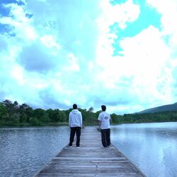 Itto、実の従兄弟HIZZYとハートウォーミングな新曲「Answer」をリリース。