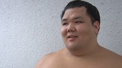 右膝負傷から復活　幕内上位に帰ってきた「絶対にびびらない」若きファイター阿武咲