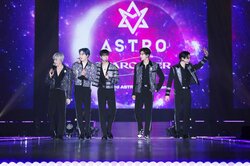 韓国の6人組ボーイズグループ【ASTRO】待望の日本公演で4万人を動員！最大キャパシティの観客を前にメンバーたちも感無量