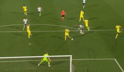 GKが地面を叩いて憤慨！「わかっていても止められない」ボールを持ってわずか3秒、名将グアルディオラが惚れた天才アタッカーが個人技で圧倒した瞬間！