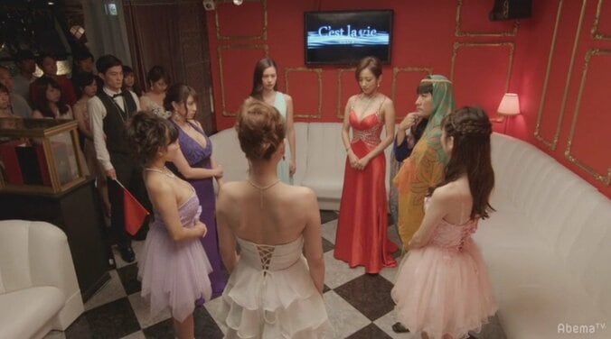 柳ゆり菜、キャバ嬢役に挑戦！「負けたら脱ぐ」ガチンコゲーム登場 5枚目