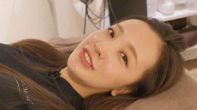 【写真・画像】板野友美「頭と顔の骨を整える」 長年通っている“小顔ケア”を公開　1枚目