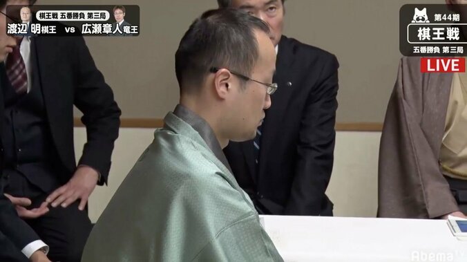渡辺明棋王、3連勝で7連覇か　広瀬章人竜王が反撃か　対局開始／将棋・棋王戦第3局 2枚目